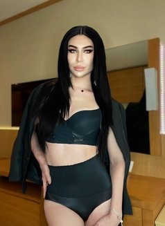 Miss Zara Xxl - Transsexual escort in Dubai Photo 4 of 8