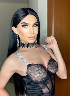 Miss Zara Xxl - Transsexual escort in Dubai Photo 4 of 8