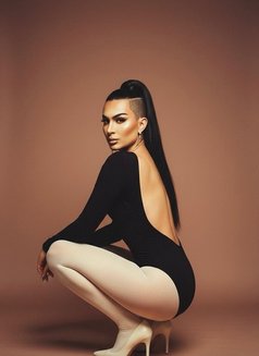 Miss Zara Xxl - Transsexual escort in Dubai Photo 19 of 20