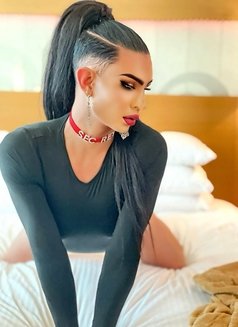 Miss Zara Xxl - Transsexual escort in Dubai Photo 10 of 10