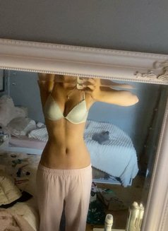 Misses Sumita Cam Girl - puta in Chandigarh Photo 3 of 3