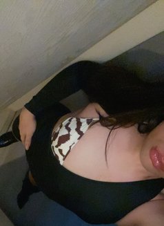 Missmimi - Transsexual escort in Bangkok Photo 2 of 2