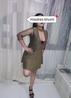 Misstres bhumi busty sult meet & cam - puta in New Delhi Photo 5 of 18