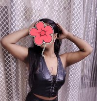 misstrs vidhi real meet and cam - escort in New Delhi