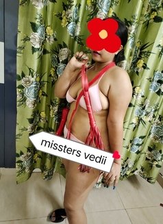 misstrss milf meet n cam fun 24hr - escort in New Delhi Photo 9 of 9