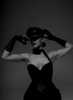 Mistress Africa - dominatrix in Barcelona Photo 1 of 4