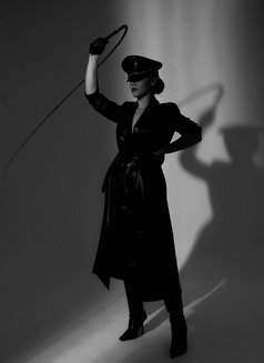 Mistress Africa - dominatrix in Barcelona Photo 2 of 4