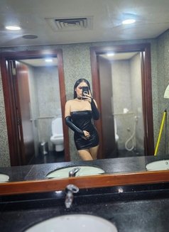 Mistress Alice VVVIP - Transsexual escort in Dubai Photo 14 of 17