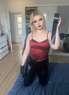 Mistress Alyssa - escort in Berlin Photo 4 of 6