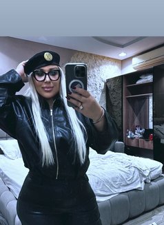 Mistress Amely Bbw - puta in Al Manama Photo 11 of 14