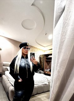 Mistress Amely Bbw - puta in Al Manama Photo 14 of 14