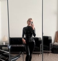 Mistress Annie - dominatrix in Sydney