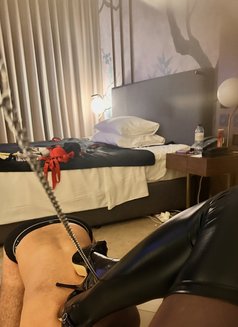 Mistress Anya Best kink Queen In Dubai - Dominadora in Dubai Photo 26 of 28