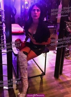 Mistress Bissya - Transsexual dominatrix in Barcelona Photo 4 of 13