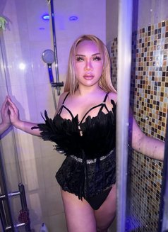 Mistress.both lick ass - Transsexual escort in Khobar Photo 8 of 9