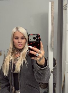 Mistress Carmen - dominatrix in İstanbul Photo 3 of 7