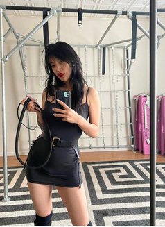 Mistress Cléo - dominatrix in Birmingham Photo 4 of 6