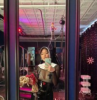 Mistress Cleo - Dominadora in Brussels