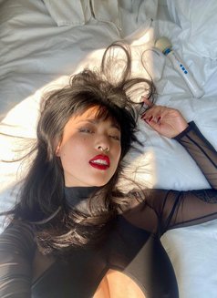 Mistress Cleo - dominatrix in Brussels Photo 5 of 11