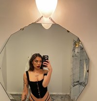 Mistress Cora Verified - dominatrix in Paris