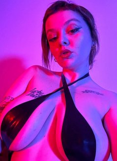 Mistress Cora Verified - Dominadora in Dublin Photo 5 of 10