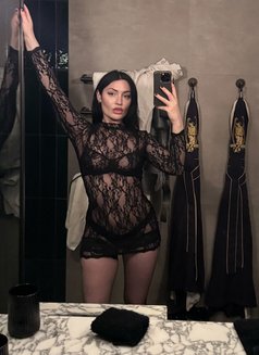 Mistress Cora Verified - dominatrix in Dublin Photo 3 of 8