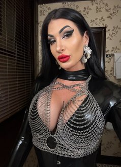 Mistress Damazonia - Dominadora in Frankfurt Photo 9 of 9