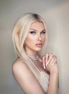 I’m ARAB - Transsexual escort in Dubai Photo 2 of 4