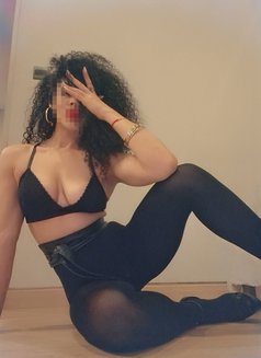 De Dominos - dominatrix in Bangkok Photo 5 of 7