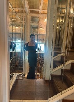 Mistress Drains now in Dubai - escort in Dubai Photo 4 of 5