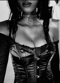 Mistress Eclipse - dominatrix in Dakar Photo 4 of 5