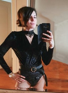 Mistress Elena (Real Dominatrix / BDSM) - dominatrix in Lisbon Photo 15 of 24