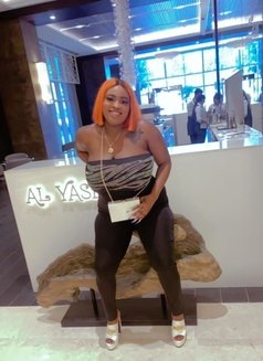 Queen rossie - puta in Abu Dhabi Photo 4 of 8
