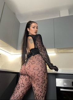 Mistress Elsa - dominatrix in Madrid Photo 6 of 7
