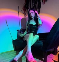 Mistress Glamorous - dominatrix in Madrid