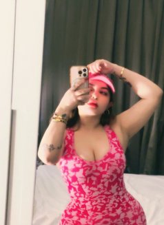 الملكه غزل - Dominadora in Riyadh Photo 7 of 18