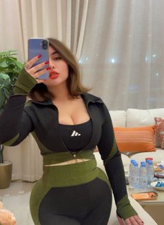 الملكه غزل - Dominadora in Riyadh Photo 9 of 18