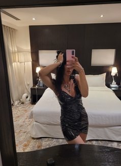 girlfriend experience and mistress - companion in Dubai Photo 12 of 12