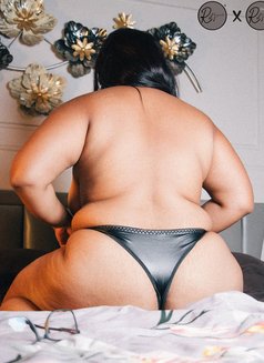 Mistress Indian Escort Cam & Real Meet - puta in Abu Dhabi Photo 11 of 20