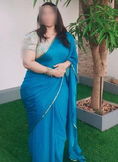 Mistress Indian Escort Cam & Real Meet - puta in Abu Dhabi Photo 14 of 20