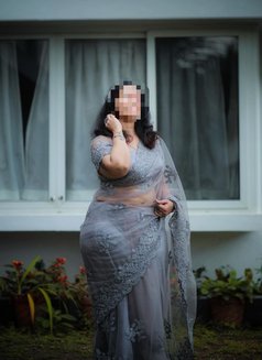 Mistress Indian Escort Cam & Real Meet - puta in Abu Dhabi Photo 20 of 20