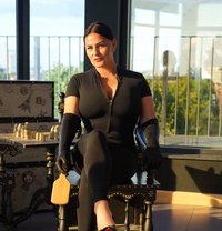 Domina Izabel - Dominadora in London