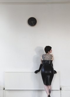 Mistress Jamie - dominatrix in London Photo 2 of 5