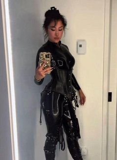 Mistress Janice - dominatrix in İstanbul Photo 5 of 10