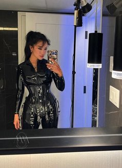 Mistress Janice - dominatrix in İstanbul Photo 9 of 10