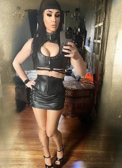 Mistress Joy - dominatrix in Milan Photo 2 of 5
