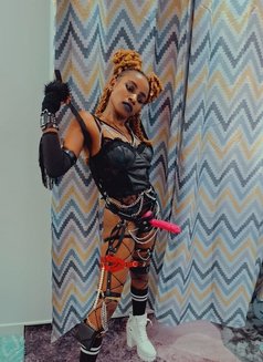 Mistress Julie Virtual Kinky Fetish - dominatrix in Nairobi Photo 1 of 2