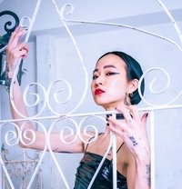 Japanese Hentai Mistress Koto - dominatrix in Berlin