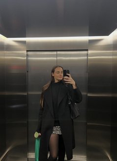 Mistress Laura - dominatrix in Doha Photo 1 of 6