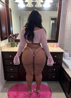Mistress Laura - escort in Doha Photo 7 of 10